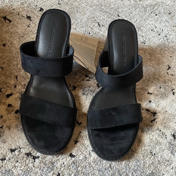 Chic Black Heeled Sandals strap slides - Picture 1 of 10
